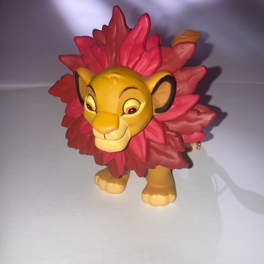 - Disney 1995 Simba Christmas Ornament - Great Condition in Original Box